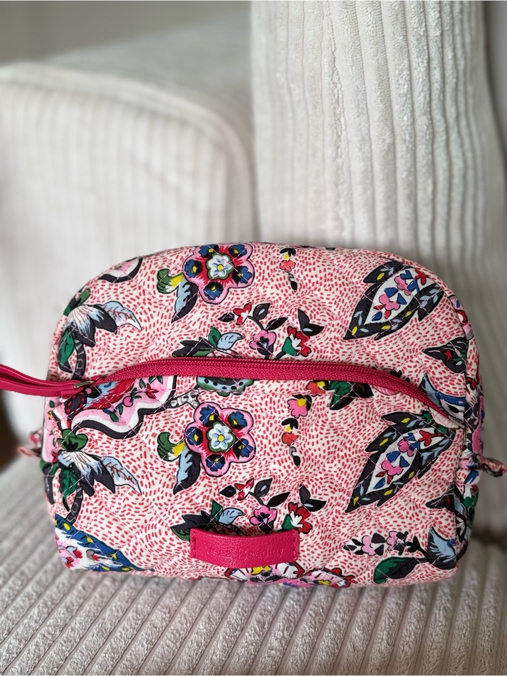 Vera Bradley Pink Floral Quilted Cosmetic Pouch Stitched flowers waterproof